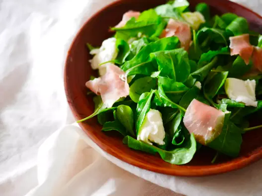 帕瑪火腿芝麻葉沙拉